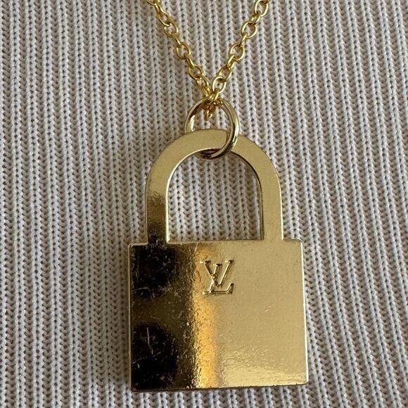 Stunning Luxury Upcycled Necklace! - Picture 3 of 8